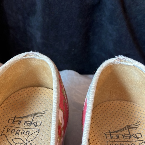 Dansko Vegan Volley Canvas Clogs Tropical Floral Red Pink Hawaiian Shoes Size 40 - Picture 8 of 15